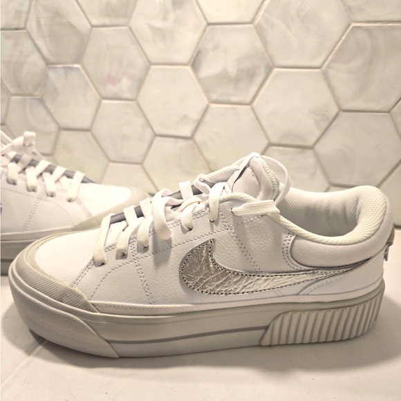 Nike Woman’s Court Legacy Lift Sneakers White & Metallic Silver Size 8.5 NEW Box - Picture 1 of 12